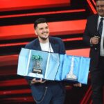 PIALAURICAPRI veste Gaudiano vincitore delle Nuove Proposte a Sanremo 2021